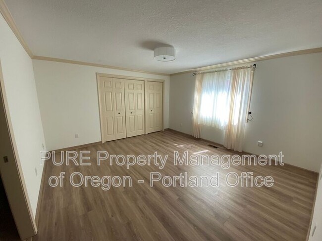 Building Photo - 15779 SW 87th Ave