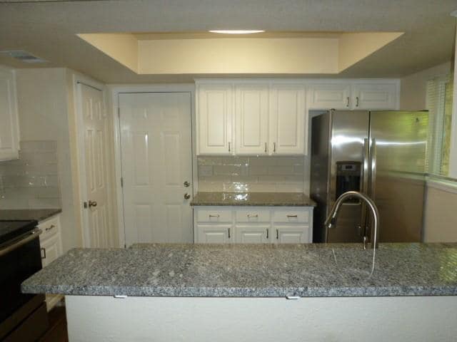 Building Photo - 8502 Slant Oak Dr