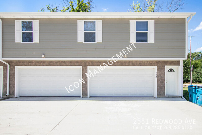 Building Photo - GARAGES--2551 Redwood Ave