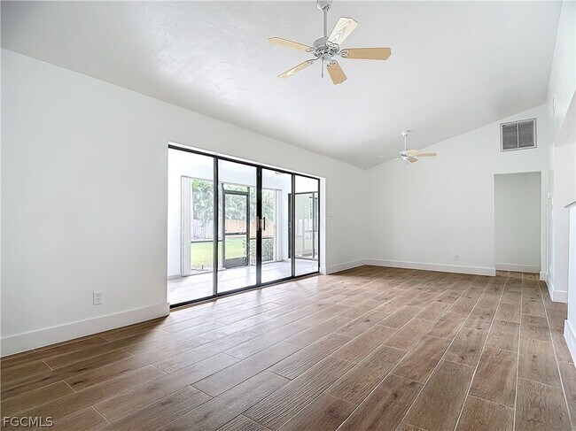 Building Photo - 88 Erie Dr