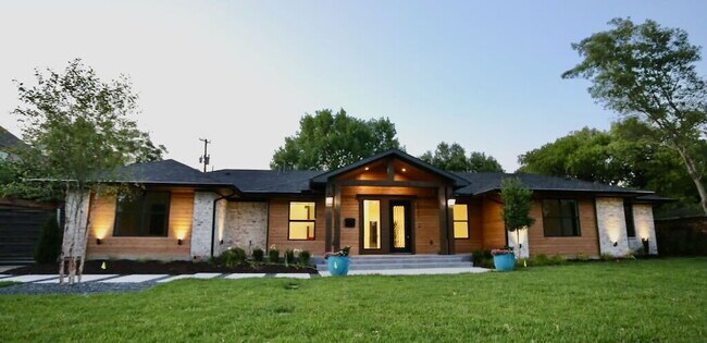 Building Photo - Executive Lease Near Preston Hollow  - Chef's Kitchen, Gated Drive & Spacious Patio