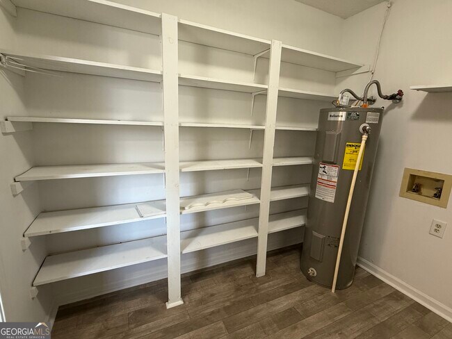 Building Photo - 731 Moon Bridge Rd