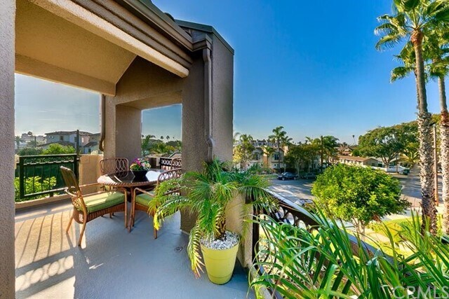 Building Photo - 420 Lake St