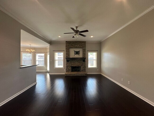 Building Photo - Stunning 4 Bed 3 Bath Home in WHISD!