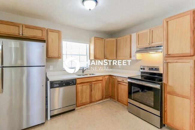 Building Photo - 4 Bedroom Pet-Friendly Home in Tampa, FL w...
