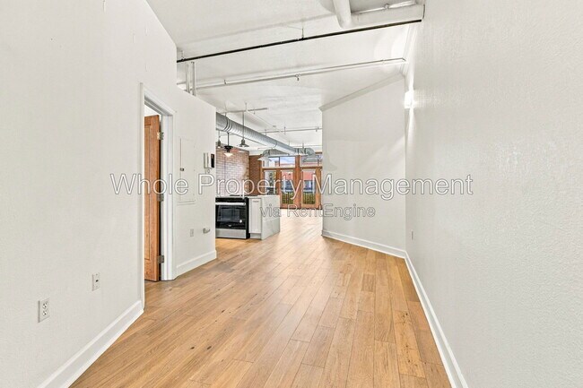 Building Photo - 2245 Blake St