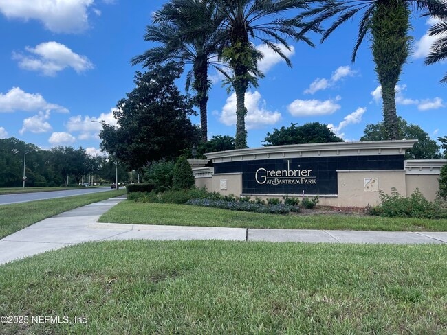 Building Photo - 6918 Roundleaf Dr