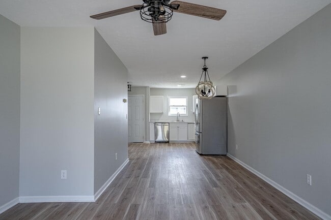 Building Photo - 1311 Farmingdale Dr