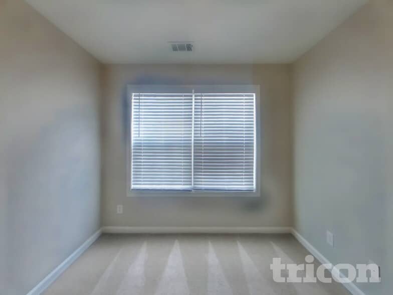 Building Photo - 320 Providence Rd