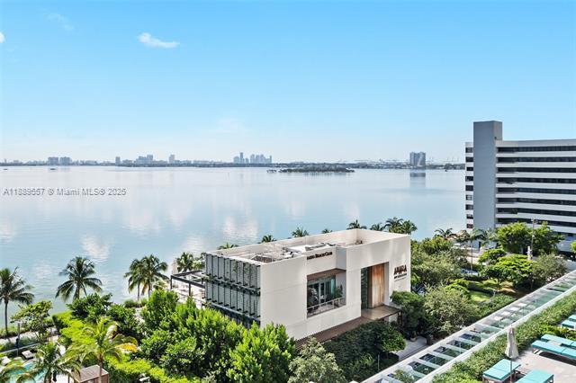 Building Photo - 650 NE 32nd St