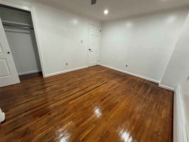 Building Photo - 86-14 235th Ct