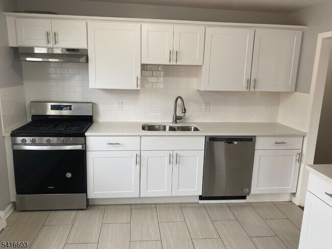 Building Photo - 409 Gable Ln