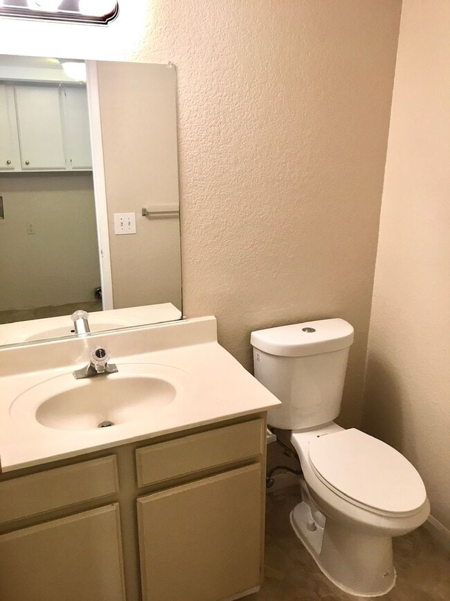 Building Photo - Large 3 Bedroom 2.5 Bath House w/ Garage in Vallejo -- COMING SOON !!!