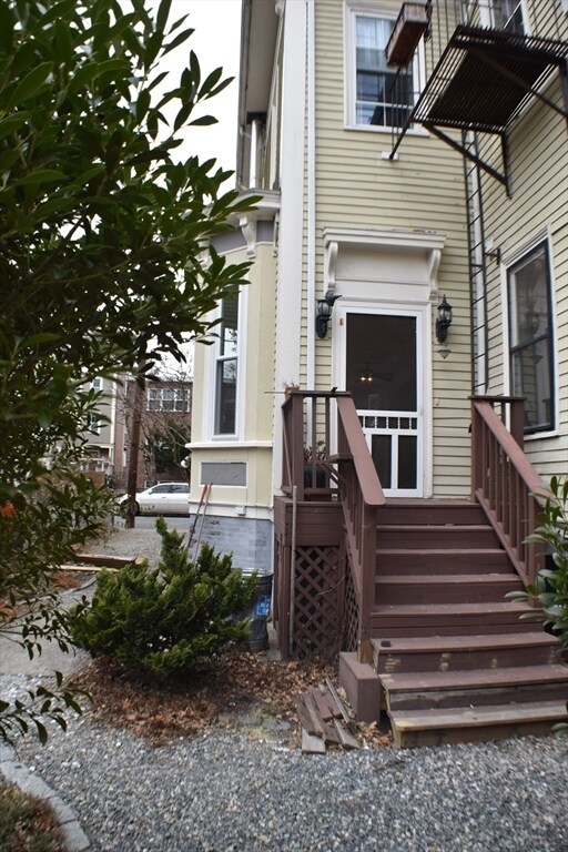 Building Photo - 120 Pearl St