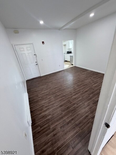 Building Photo - 1165 E State St