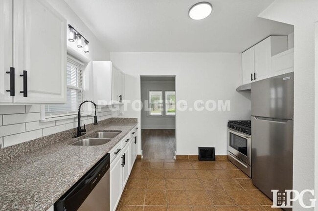 Building Photo - 4217 Asbury Dr
