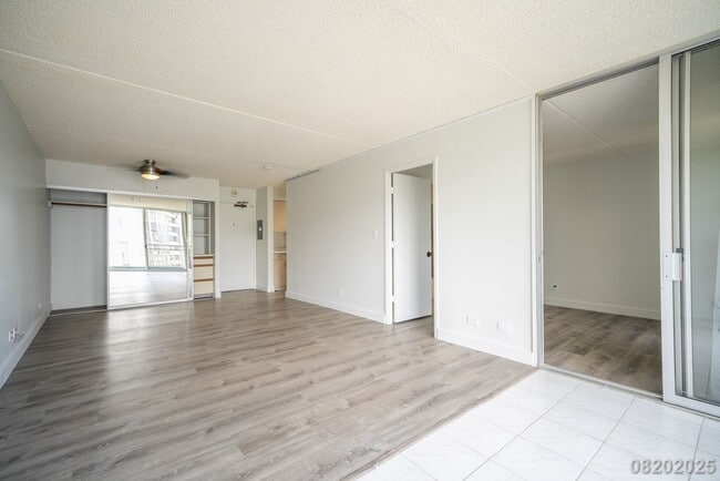 Building Photo - Beautifully maintained 1BR/1BA/1PKG unit i...