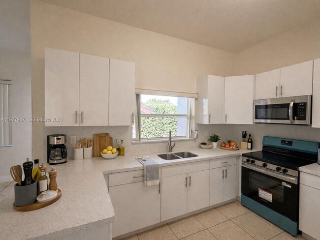 Building Photo - 2902 SW 149th Pl