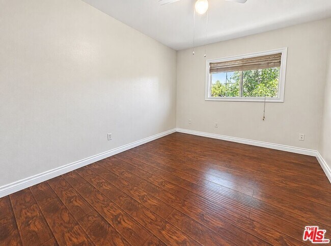 Building Photo - 11735 Valley View Ave