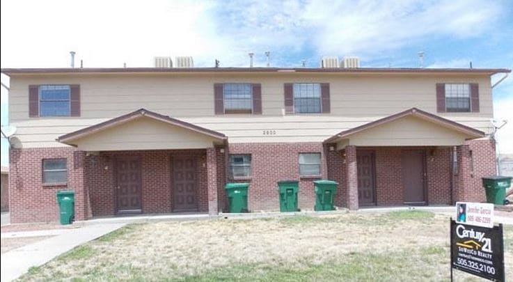 Front - 2800 La Habra St