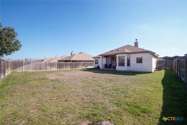 Building Photo - 708 Holstein Dr