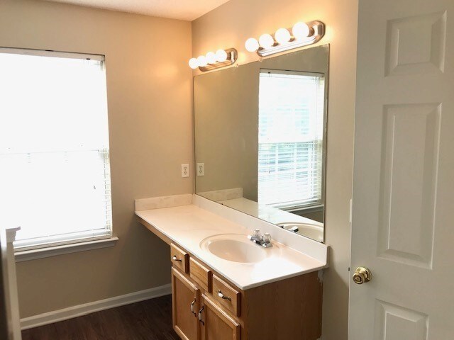 Building Photo - 9828 Aventide Ln