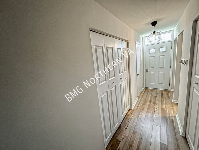 Building Photo - 9963 Capperton Dr