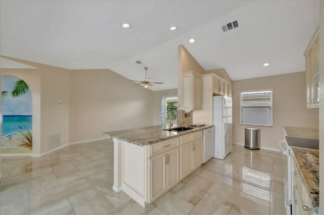 Building Photo - 3BR/2.5BA Private Pool Home | Chestnut Creek Community in Venice