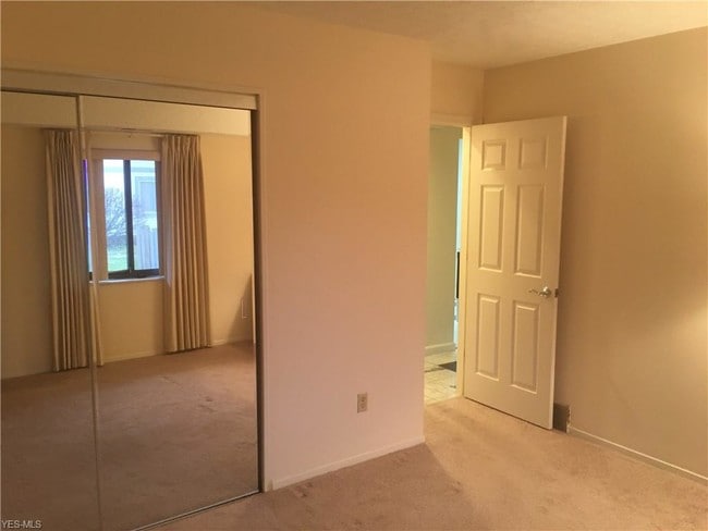 Building Photo - 2821 Mull Ave