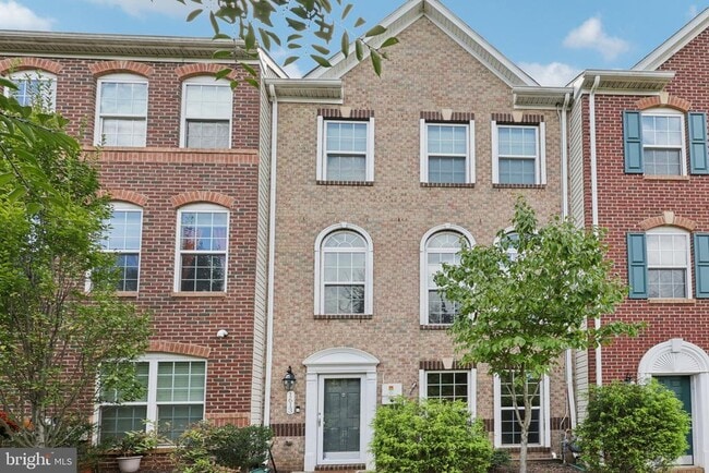 Building Photo - 1613 Wesbourne Dr
