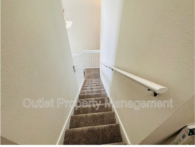 Building Photo - 6114 Chapledale Dr