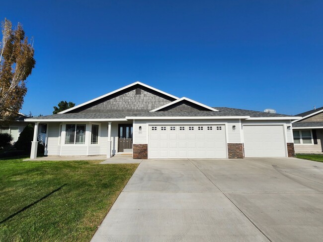 Building Photo - 5811 Austin Ct