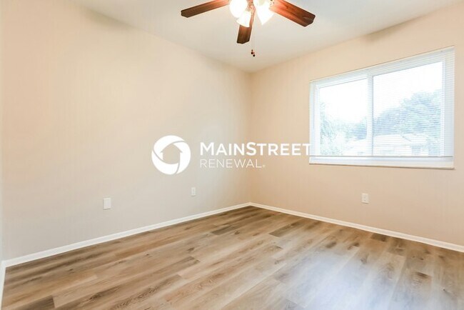 Building Photo - 3 Bedroom Pet-Friendly Home in NORTH PORT, FL with Main Street Renewal