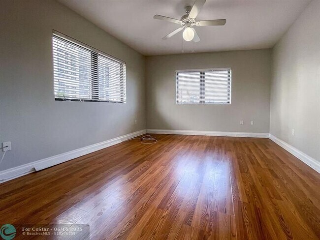 Building Photo - 4241 N Ocean Blvd