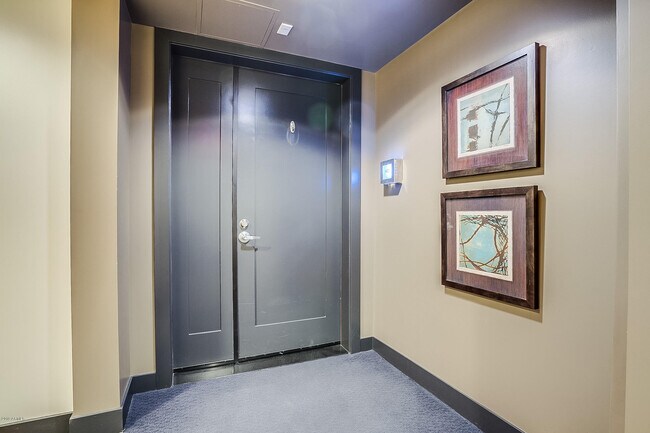 Building Photo - 140 E Rio Salado Pkwy