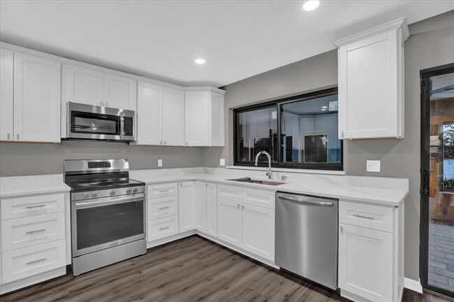 Building Photo - 3966 Lake Mira Dr