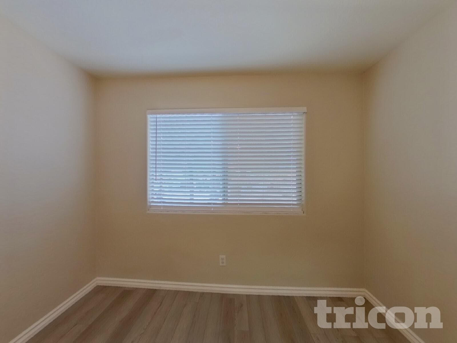 Building Photo - 7024 N 77th Dr