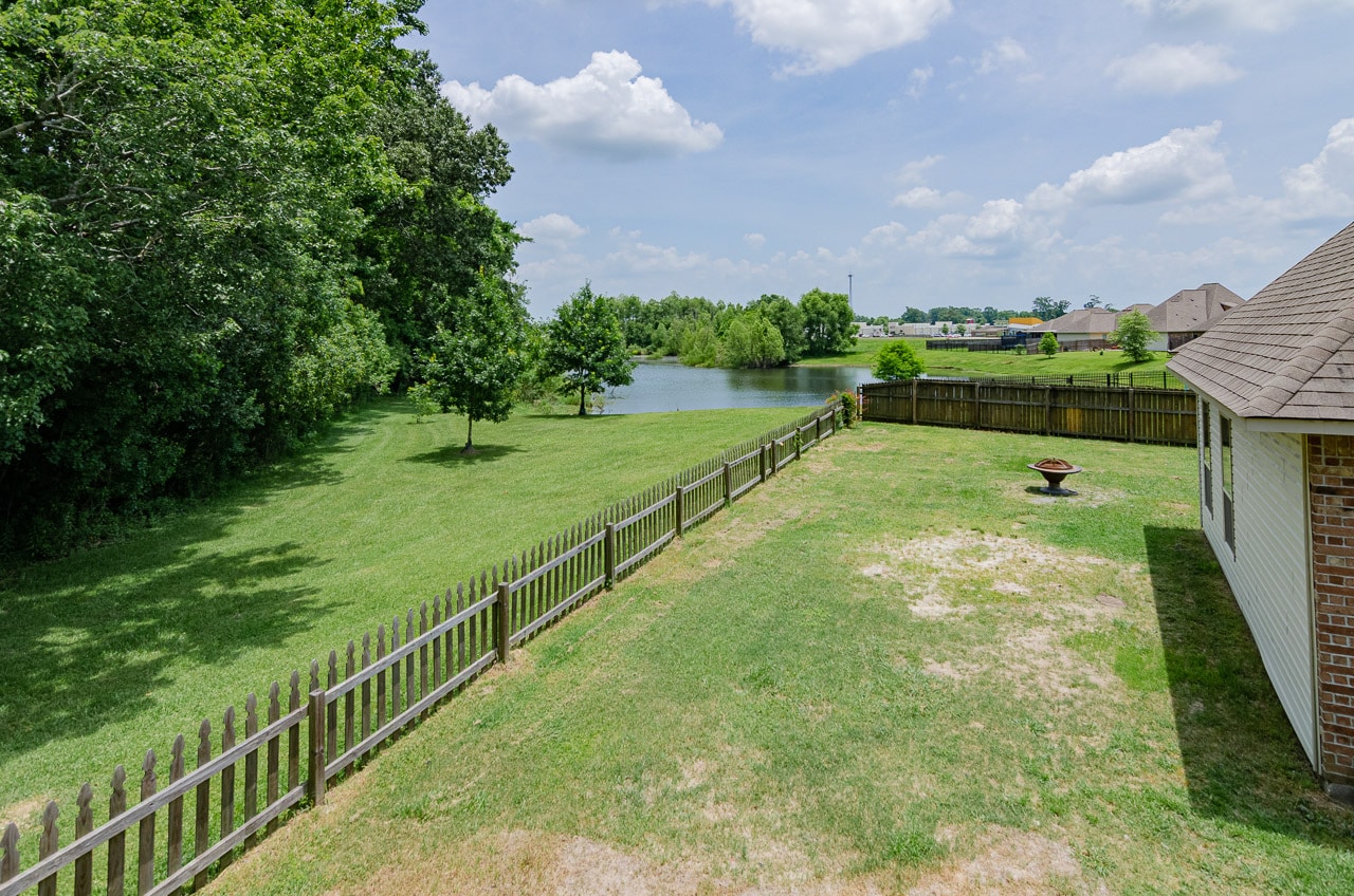 One of largest yards in neighborhood. - 37232 Corvette Dr