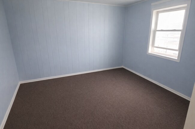 Building Photo - 213 S 2nd St