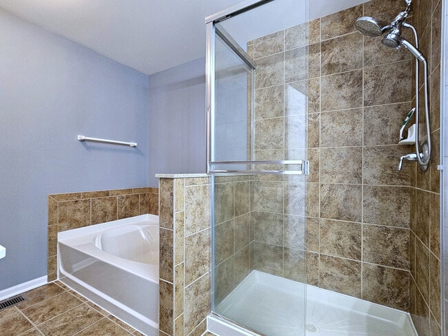 Building Photo - 464 Lancaster Dr