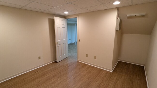 Building Photo - Easy New Berlin Living