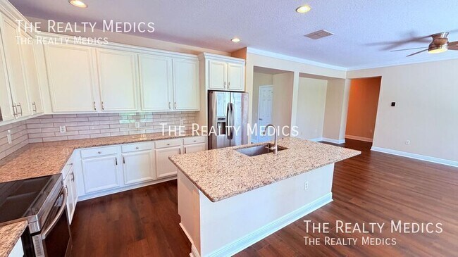 Building Photo - 10263 Malpas Point