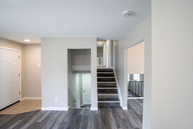 Building Photo - Must see FOUR bedroom Trilevel home