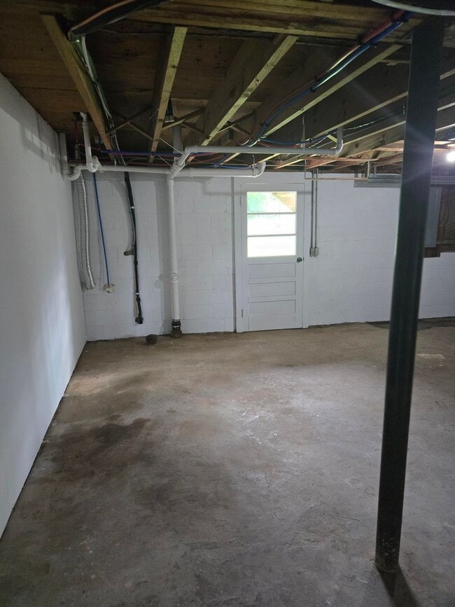 Building Photo - Charming 3-Bedroom Brick Home in Town – Newly Remodeled!