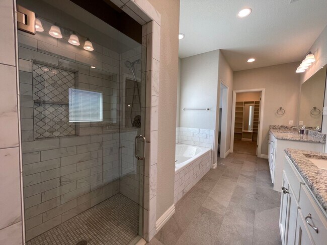 Building Photo - AVAILABLE NOW 3 BEDROOM 2 BATH WITH OFFICE...