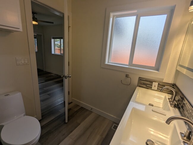 Building Photo - 402 NW 12th St