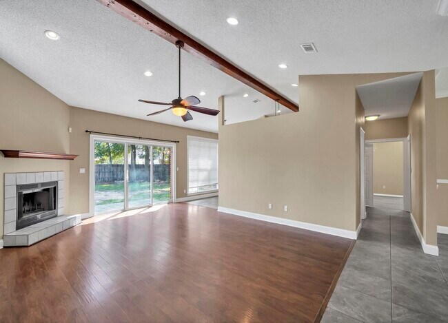 Building Photo - 4469 Parkwood Square