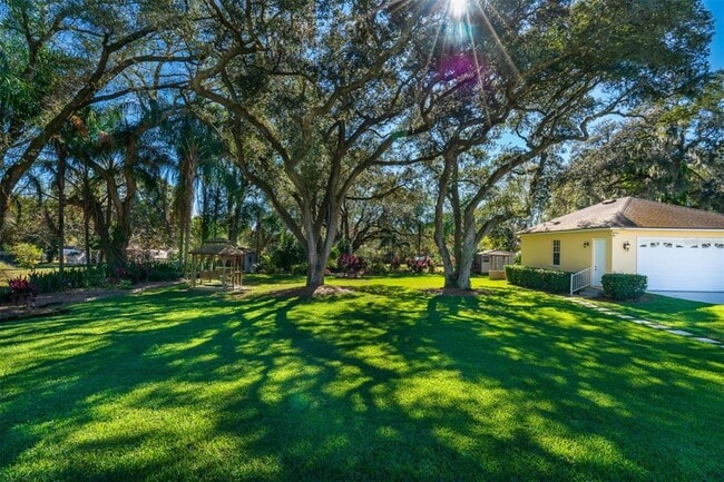 Building Photo - 1501 Limona Rd