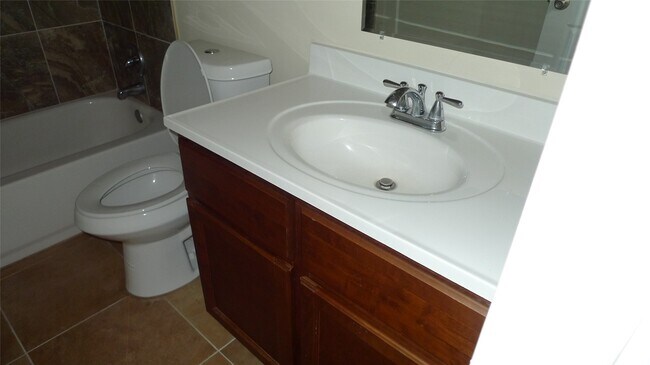 Building Photo - 16111 Aspenglen Dr