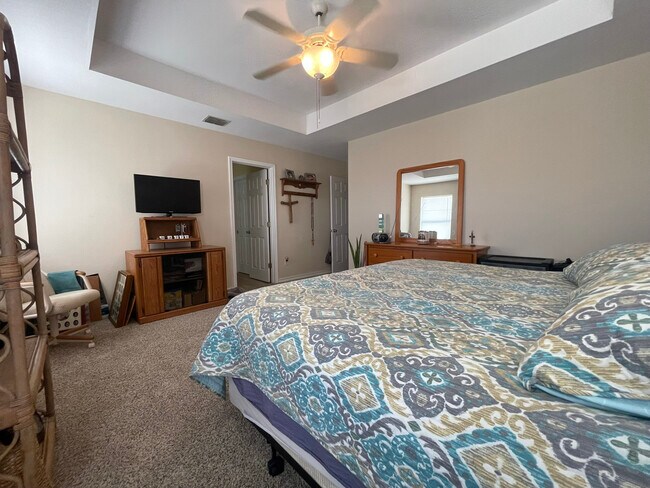 Building Photo - 13954 Seafarer Dr